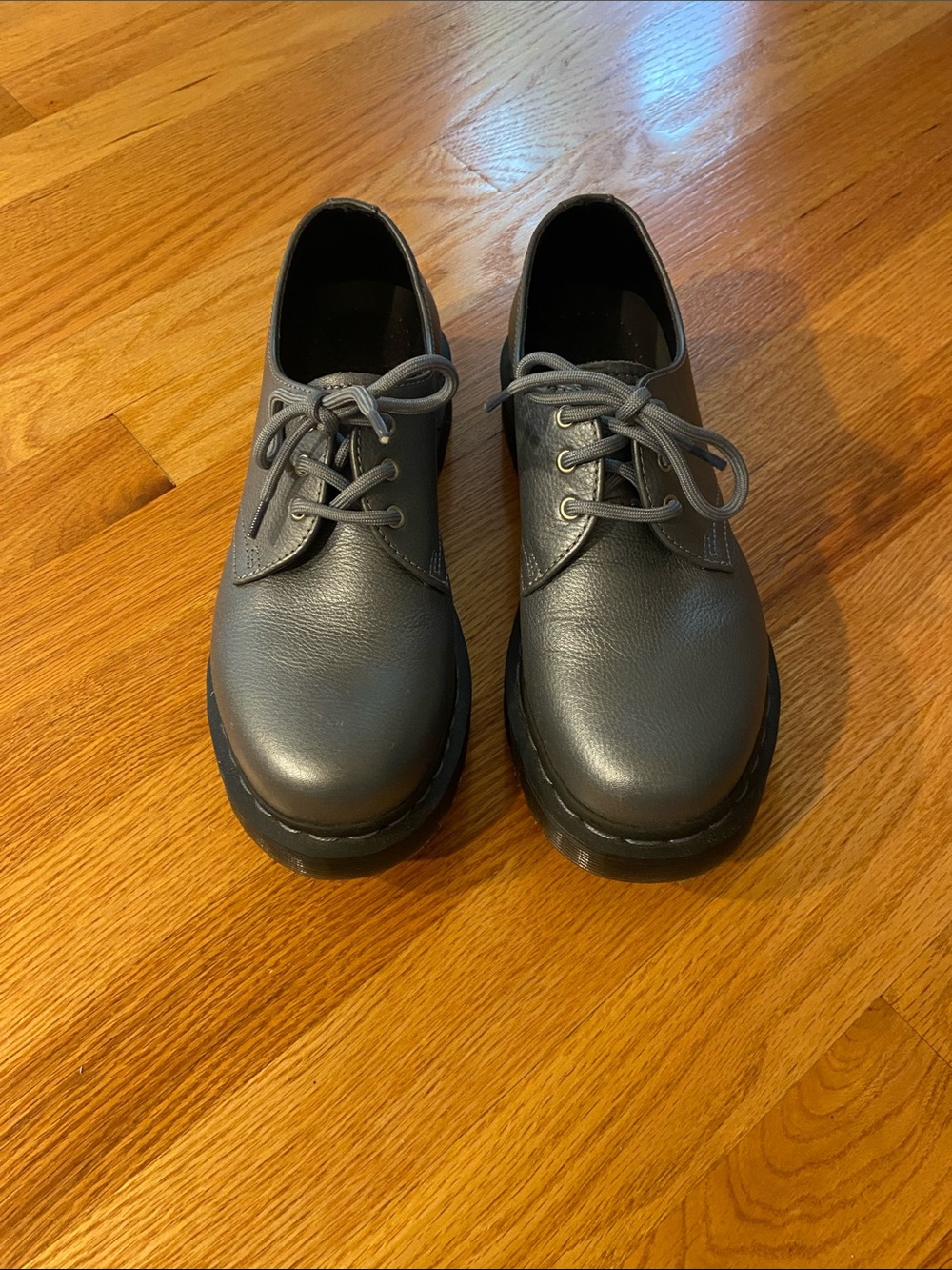 Dr. Martens Women's Gray Leather Lace-Up Oxford Flats
